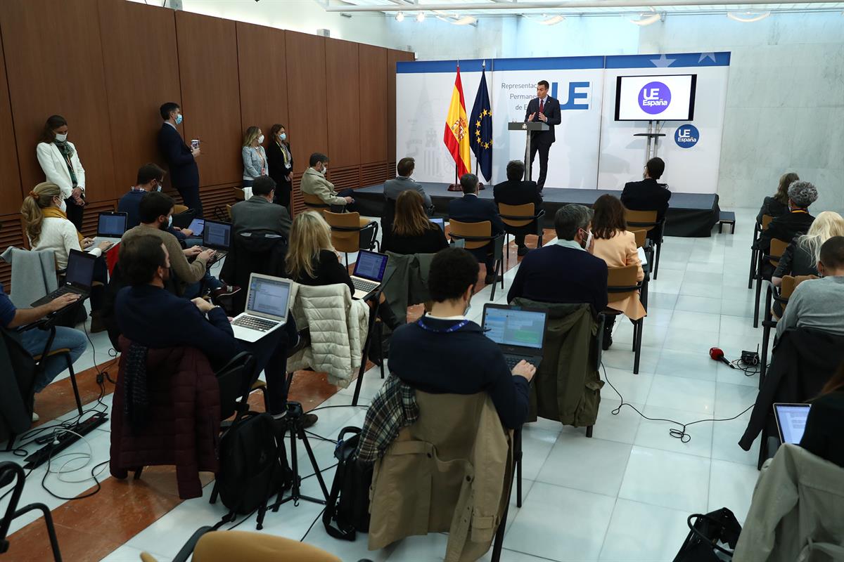 2/10/2020. Pedro Sánchez comparece al término del Consejo Europeo extraordinario. El presidente del Gobierno, Pedro Sánchez, ha ofrecido una...