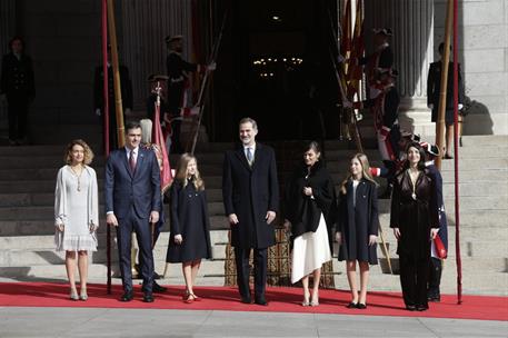 3/02/2020. Pedro Sánchez asiste a la apertura de la XIV Legislatura. El presidente del Gobierno, Pedro Sánchez, junto a los reyes, la prince...