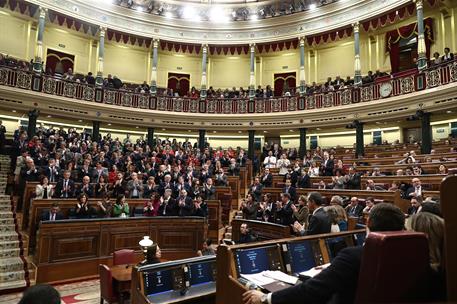 4/01/2020. Sesión de Investidura (1ª Jornada). La bancada socialista y la de Unidas Podemos aplauden al candidato a la presidencia del Gobie...