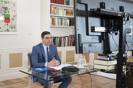 4/05/2020. Sánchez participa en la reunión de la Conferencia de Donantes de la UE. El presidente del Gobierno, Pedro Sánchez, durante su par...