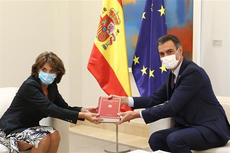 4/09/2020. Pedro Sánchez recibe a la fiscal general del Estado, Dolores Delgado. El presidente del Gobierno, Pedro Sánchez, ha recibido de l...