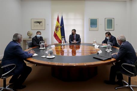 4/11/2020. Sánchez se reúne con representantes de organizaciones profesionales agrarias. El presidente del Gobierno, Pedro Sánchez, se reúne...