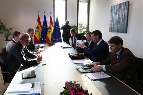 5/02/2020. Pedro Sánchez se reúne con el presidente del Consejo Europeo, Charles Michel. El presidente del Gobierno, Pedro Sánchez, durante ...