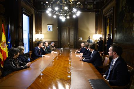 6/02/2020. El presidente se reúne con los representantes de Barcelona Global. El presidente del Gobierno, Pedro Sánchez, durante la reunión ...