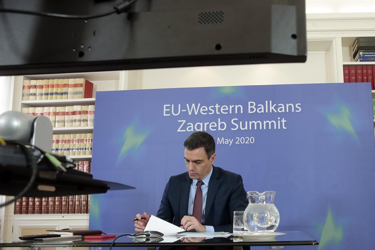 6/05/2020. Pedro Sánchez participa por videoconferencia en la Cumbre de la Unión Europea-Balcanes Occidentales. El presidente del Gobierno, ...