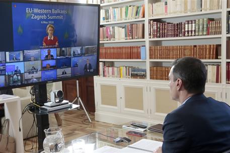 6/05/2020. Pedro Sánchez participa por videoconferencia en la Cumbre de la Unión Europea-Balcanes Occidentales. El presidente del Gobierno, ...