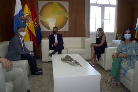 7/08/2020. Pedro Sánchez visita el Cabildo Insular de Lanzarote, en Canarias. El presidente del Gobierno, Pedro Sánchez, junto al presidente...