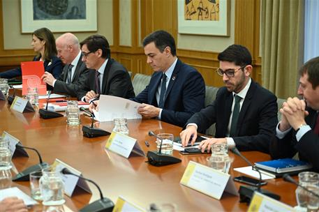 9/03/2020. Reunión de seguimiento del coronavirus. El presidente del Gobierno, Pedro Sánchez, junto al ministro de Sanidad, Salvador Illa, d...