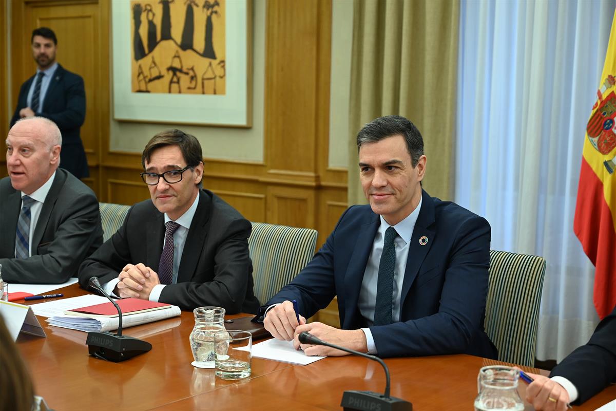 9/03/2020. Reunión de seguimiento del coronavirus. El presidente del Gobierno, Pedro Sánchez, junto al ministro de Sanidad, Salvador Illa, a...