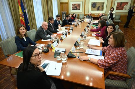 9/03/2020. Reunión de seguimiento del coronavirus. El presidente del Gobierno, Pedro Sánchez, junto al ministro de Sanidad, Salvador Illa, d...