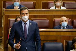 El presidente del Gobierno, Pedro Sánchez, durante una de sus intervenciones en la sesión de control del Congreso