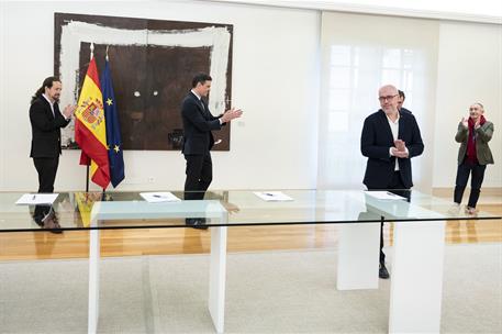 11/05/2020. Gobierno y agentes sociales firman el Acuerdo Social que prorroga los ERTE hasta el 30 de junio. El presidente del Gobierno, Ped...