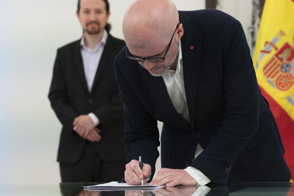 11/05/2020. Gobierno y agentes sociales firman el Acuerdo Social que prorroga los ERTE hasta el 30 de junio. El secretario general de Comisi...