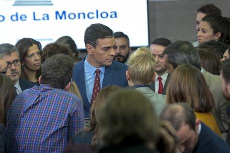 12/01/2020. Sánchez detalla la composición del nuevo Gobierno. El presidente del Gobierno, Pedro Sánchez, charla con los medios de comunicac...