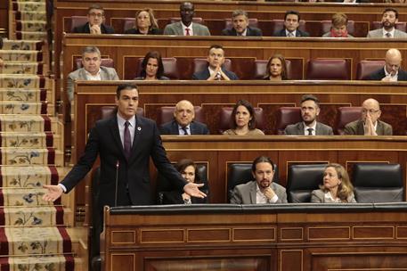 12/02/2020. Sesión parlamentaria de control al Gobierno. El presidente del Gobierno, Pedro Sánchez, junto a la vicepresidenta primera y mini...