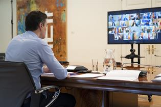 El presidente del Gobierno, Pedro Sánchez, durante la videoconferencia con los presidentes autonómicos