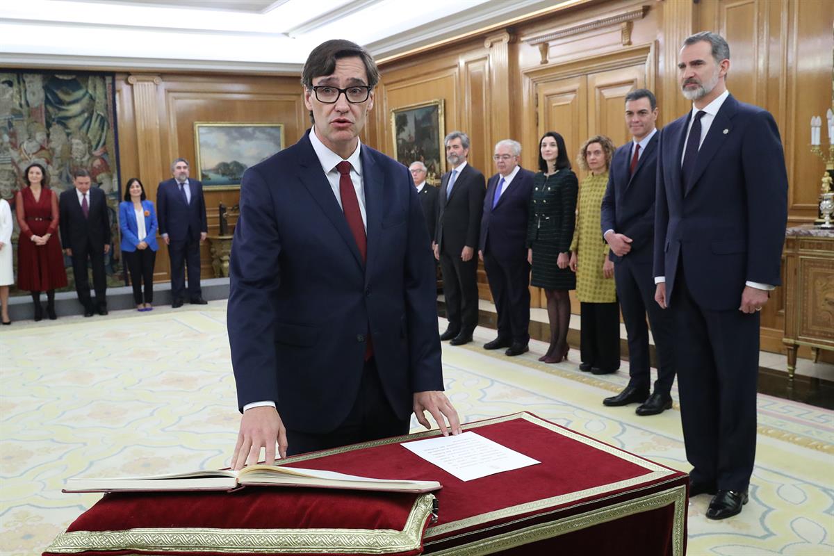 13/01/2020. Toma de posesión del Gobierno presidido por Pedro Sánchez. El ministro de Sanidad, Salvador Illa Roca, promete su cargo.