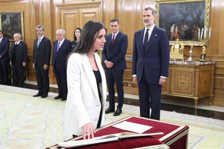 13/01/2020. Toma de posesión del Gobierno presidido por Pedro Sánchez. La ministra de Igualdad, Irene Montero Gil, promete su cargo.