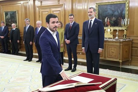 13/01/2020. Toma de posesión del Gobierno presidido por Pedro Sánchez. El ministro de Consumo, Alberto Garzón Espinosa, promete su cargo.