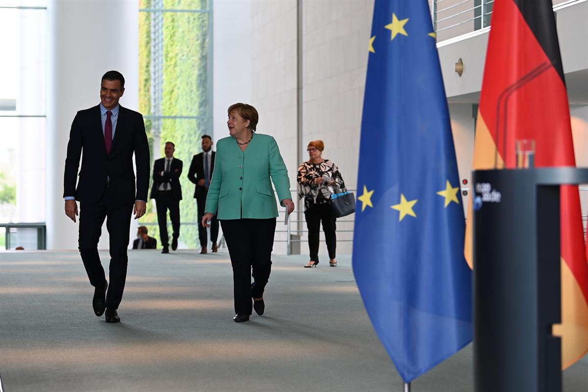 14/07/2020. El presidente del Gobierno se reúne en Berlín con la canciller alemana. ​El presidente del Gobierno, Pedro Sánchez, es recibido ...
