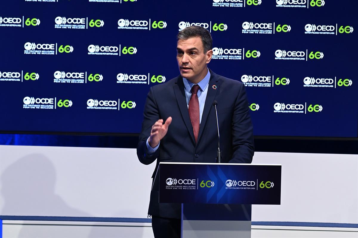 14/12/2020. Sánchez participa en los actos con motivo del 60 aniversario de la OCDE. El presidente del Gobierno, Pedro Sánchez, durante su i...
