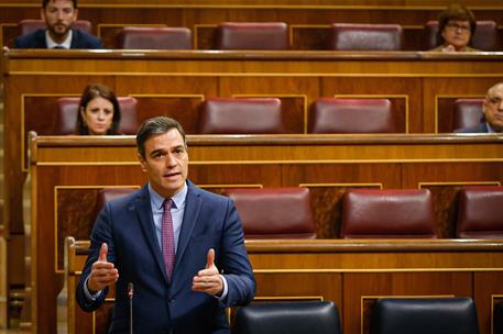 15/04/2020. Pedro Sánchez interviene en la sesión de control al Gobierno en el Congreso. El presidente del Gobierno, Pedro Sánchez, durante ...