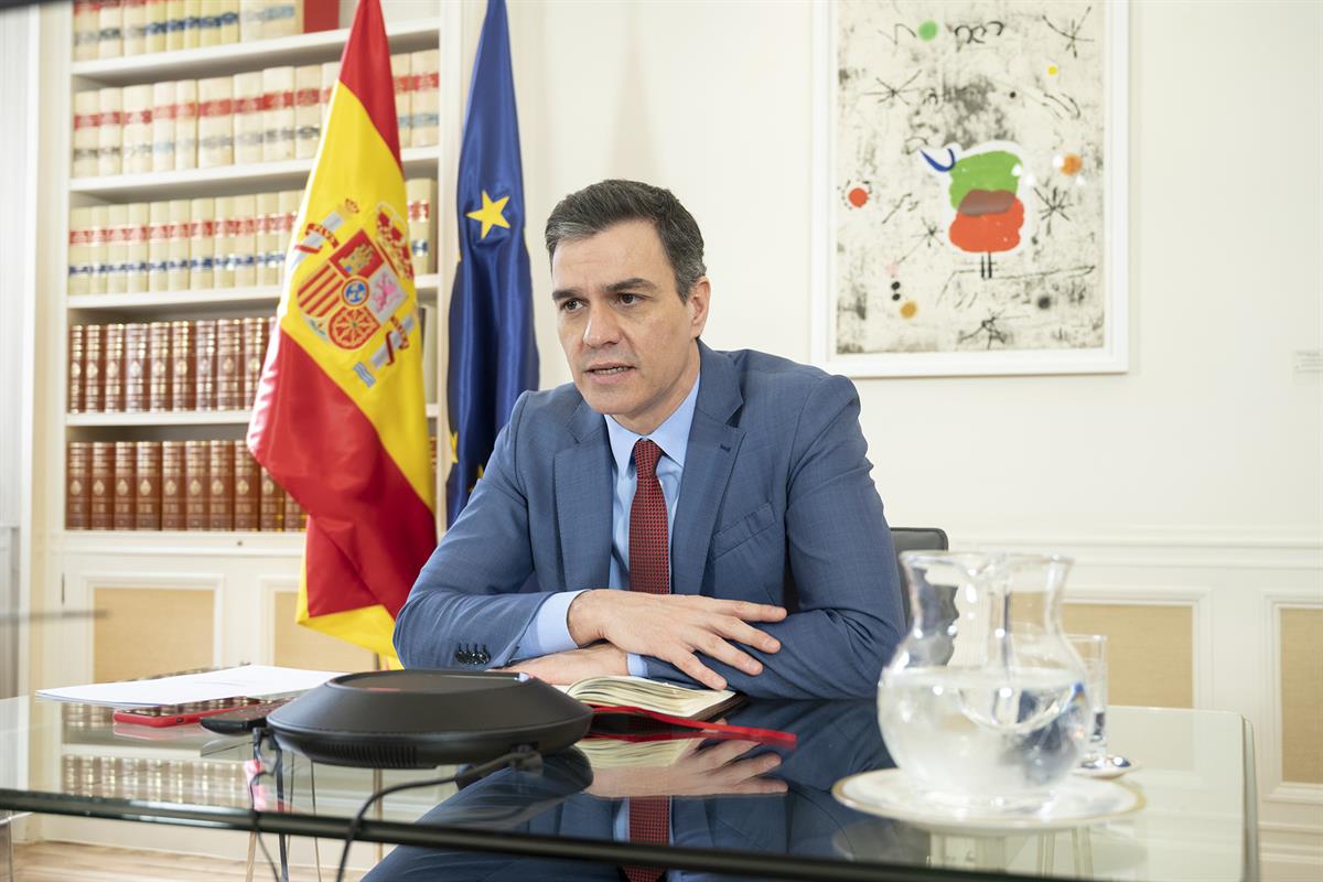 16/04/2020. Pedro Sánchez se reúne con los portavoces de los grupos parlamentarios. El presidente del Gobierno, Pedro Sánchez, durante la ro...