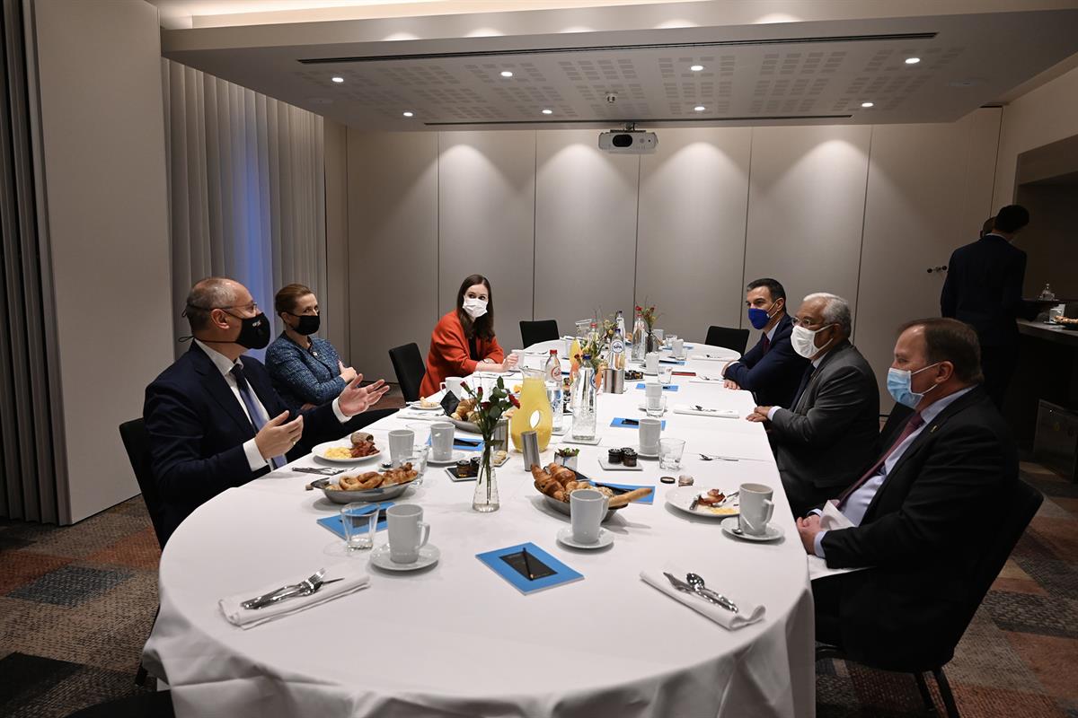 16/10/2020. Pedro Sánchez asiste al Consejo Europeo (segunda jornada). Desayuno de trabajo del presidente del Gobierno, Pedro Sánchez, en Br...