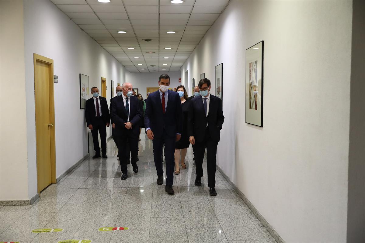 17/06/2020. Sánchez visita el Centro de Coordinación de Alertas y Emergencias Sanitarias. El presidente del Gobierno, Pedro Sánchez, durante...