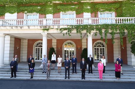 18/06/2020. Sánchez presenta el Plan de Impulso al Sector Turístico. Foto de familia del presidente del Gobierno, Pedro Sánchez, junto a los...