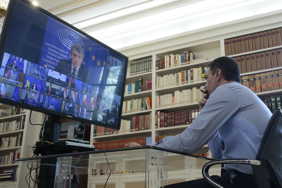 19/06/2020. Sánchez participa por videoconferencia en la reunión del Consejo Europeo. El presidente del Gobierno, Pedro Sánchez, durante la ...