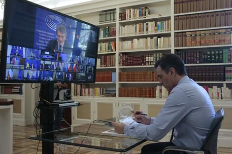 19/06/2020. Sánchez participa por videoconferencia en la reunión del Consejo Europeo. El presidente del Gobierno, Pedro Sánchez, durante la ...