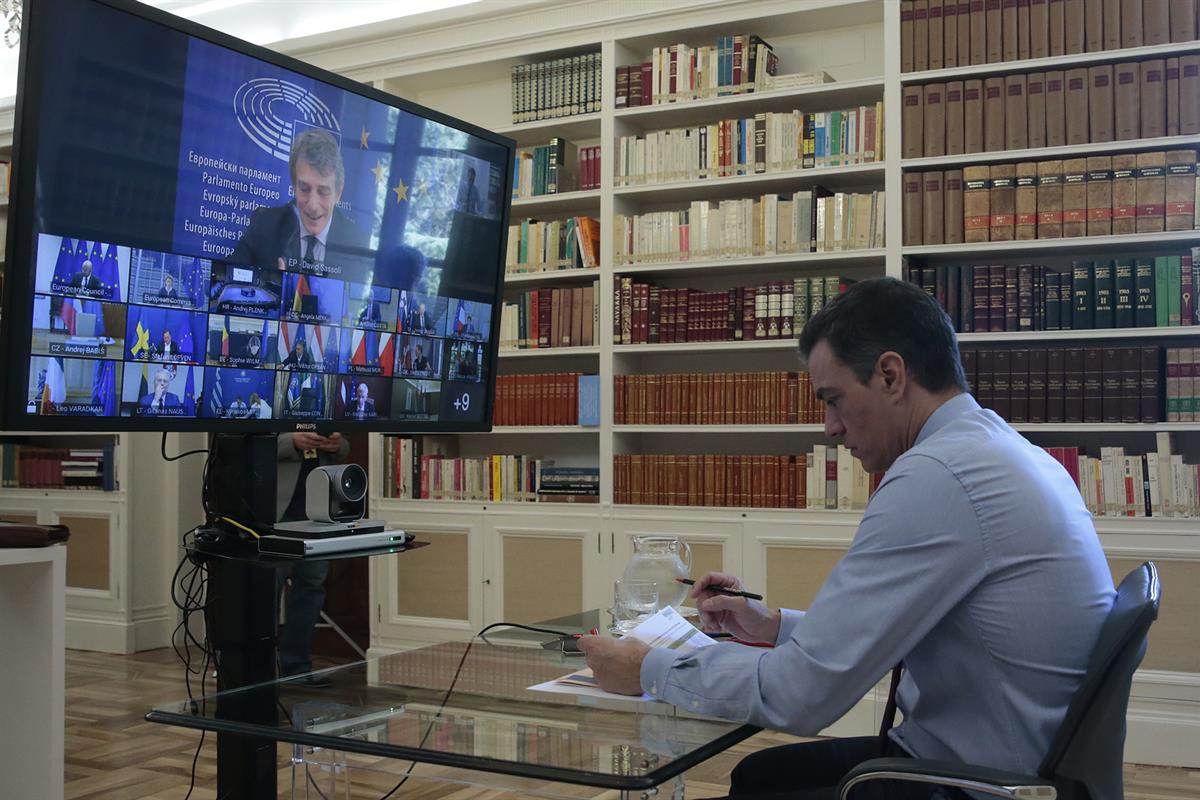 19/06/2020. Sánchez participa por videoconferencia en la reunión del Consejo Europeo. El presidente del Gobierno, Pedro Sánchez, durante la ...