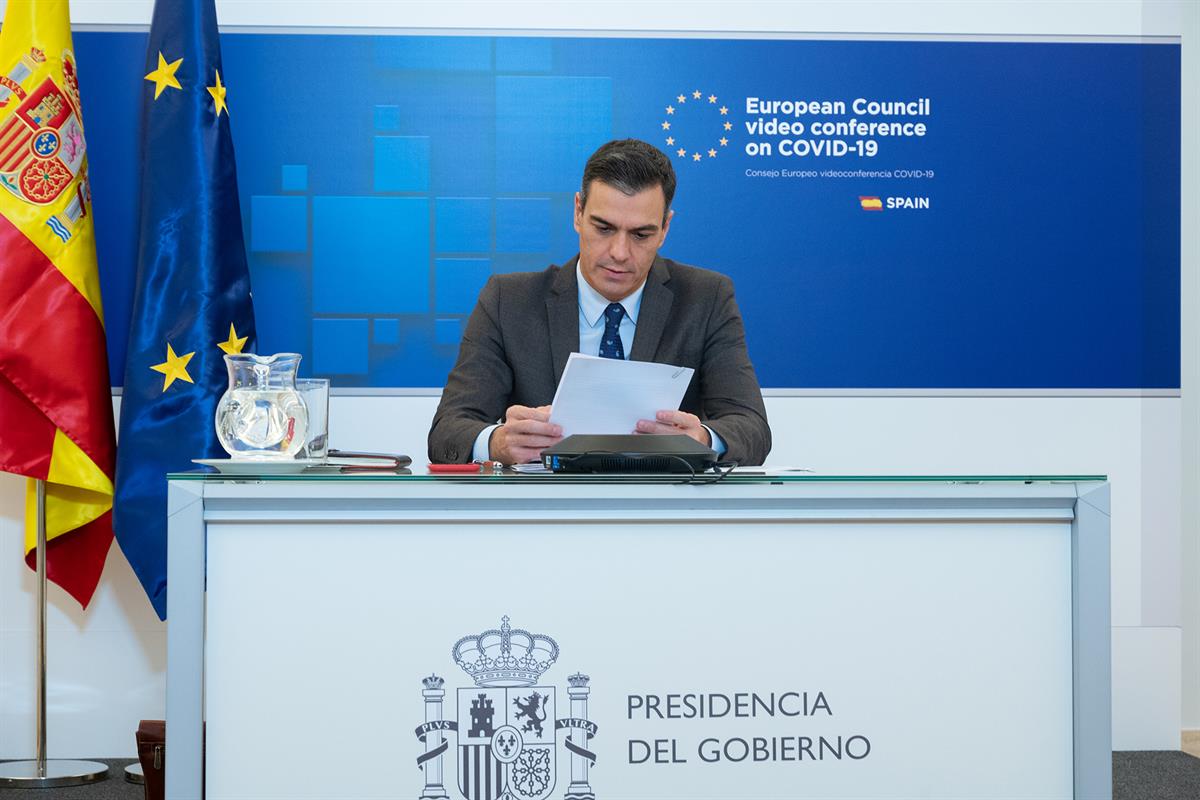 19/11/2020. Pedro Sánchez participa por videoconferencia en la reunión del Consejo Europeo. El presidente del Gobierno, Pedro Sánchez, duran...