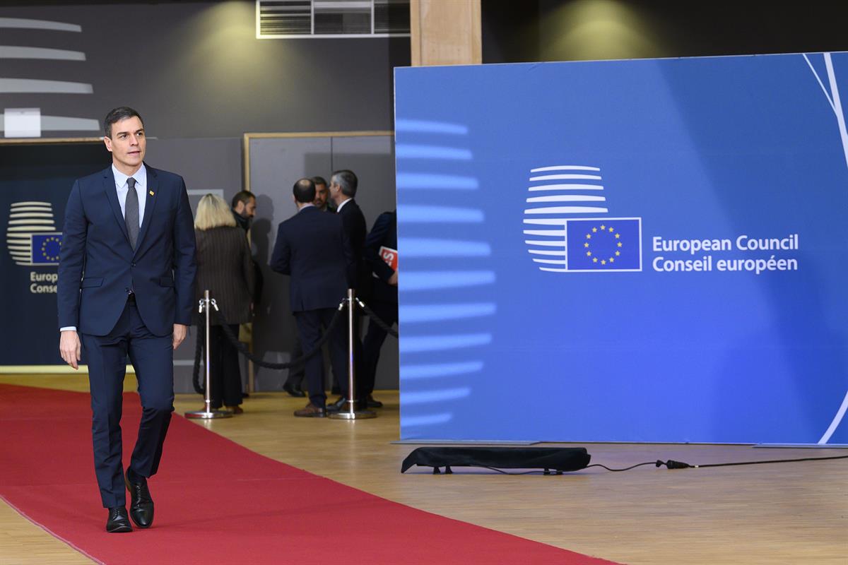 20/02/2020. Pedro Sánchez asiste al Consejo Europeo. El presidente del Gobierno, Pedro Sánchez, se dirige a la reunión del Consejo Europeo e...