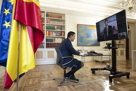 20/04/2020. Videoconferencia del presidente del Gobierno con el presidente del Partido Popular. El presidente del Gobierno, Pedro Sánchez, d...