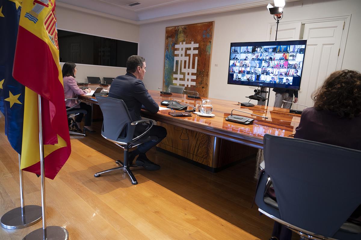 20/04/2020. Reunión telemática de Pedro Sánchez con la FEMP. El presidente del Gobierno, Pedro Sánchez, durante la videoconferencia mantenid...