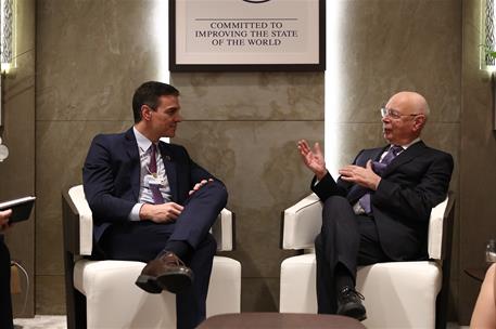22/01/2020. Sánchez se reúne con el fundador y presidente ejecutivo del Foro Económico Mundial, Klaus Schwab. El presidente del Gobierno, Pe...