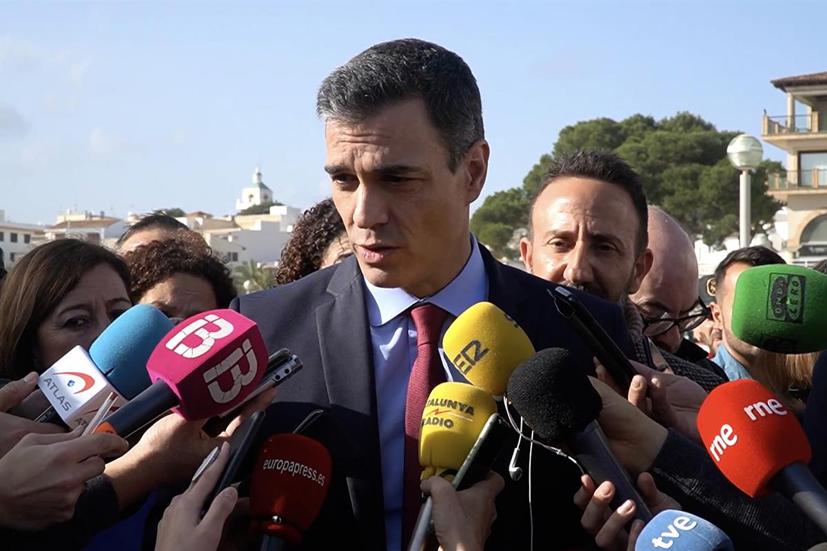 23/01/2020. Sanchez visita las zonas afectadas por el temporal en Cataluña y Baleares. El presidente del Gobierno, Pedro Sánchez, responde a...