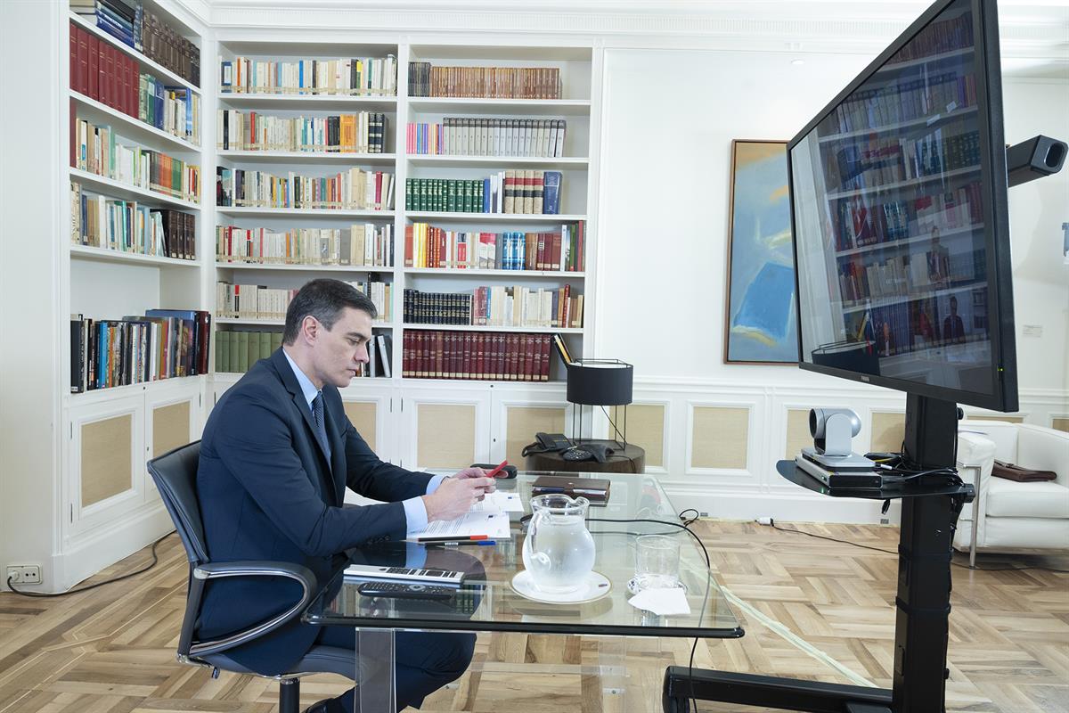 23/04/2020. Pedro Sánchez participa en la reunión del Consejo Europeo Extraordinario. l presidente del Gobierno, Pedro Sánchez, durante la r...