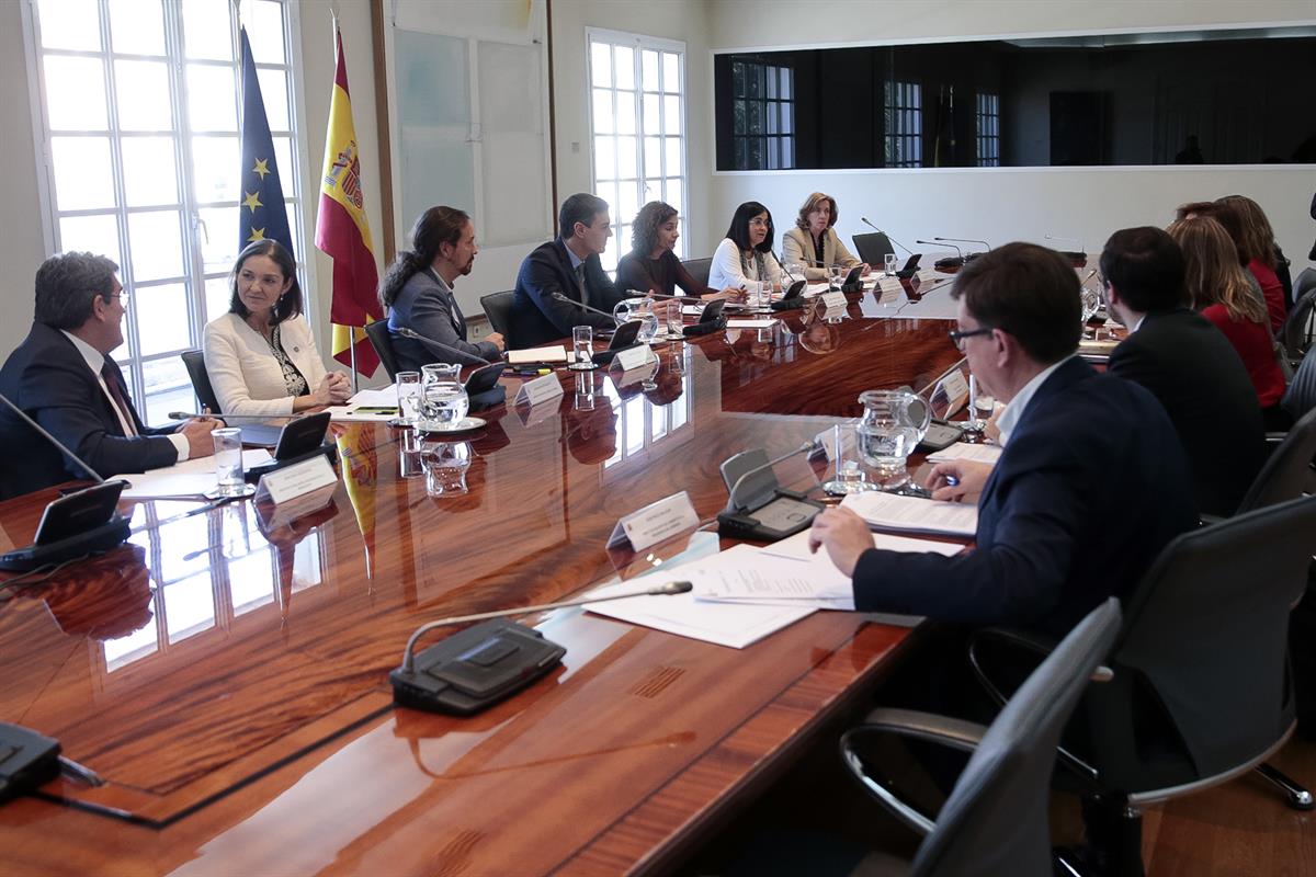 24/02/2020. Pedro Sánchez preside la reunión de la Comisión Interministerial de Agricultura. El presidente del Gobierno, Pedro Sánchez, dura...