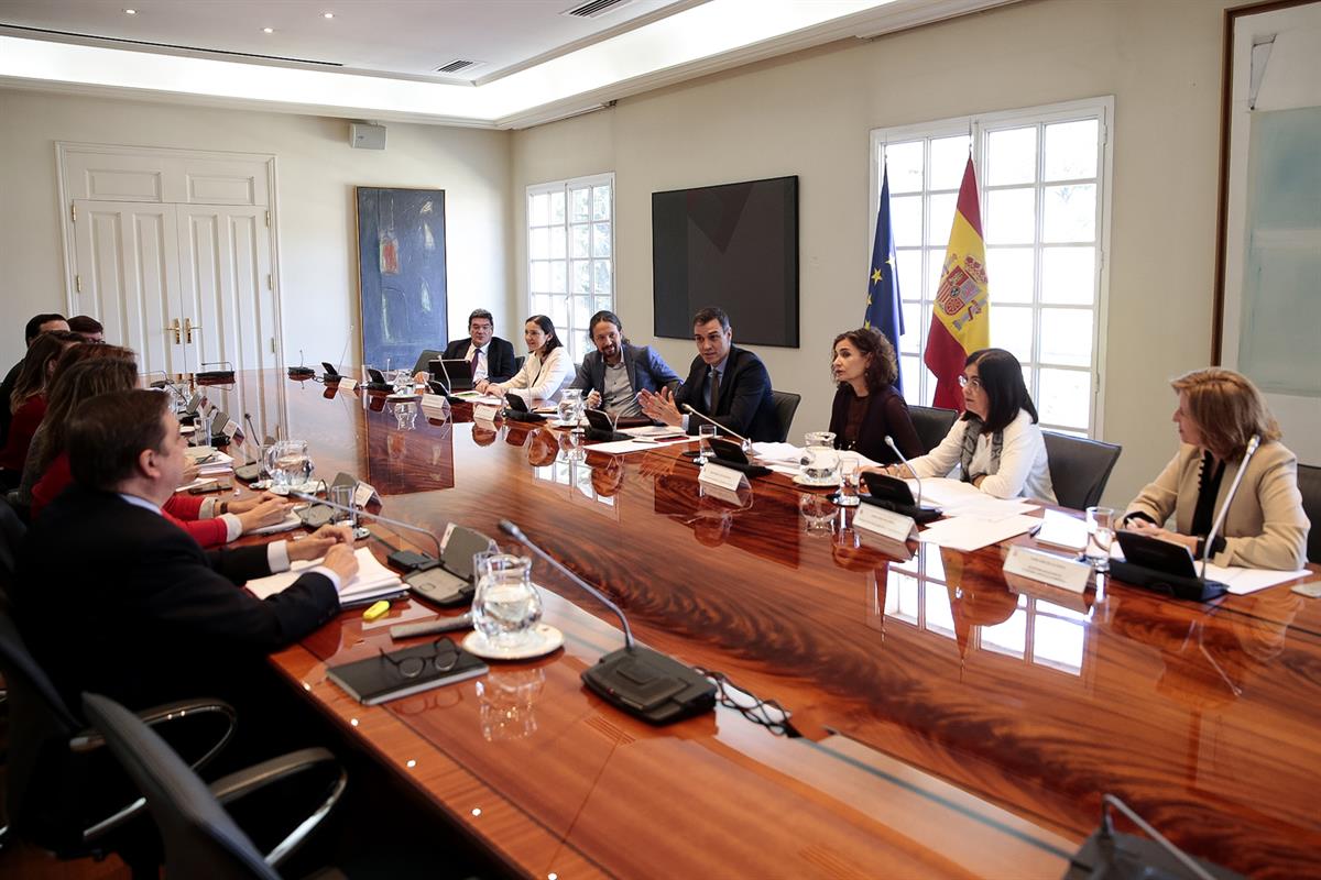 24/02/2020. Pedro Sánchez preside la reunión de la Comisión Interministerial de Agricultura. El presidente del Gobierno, Pedro Sánchez, dura...