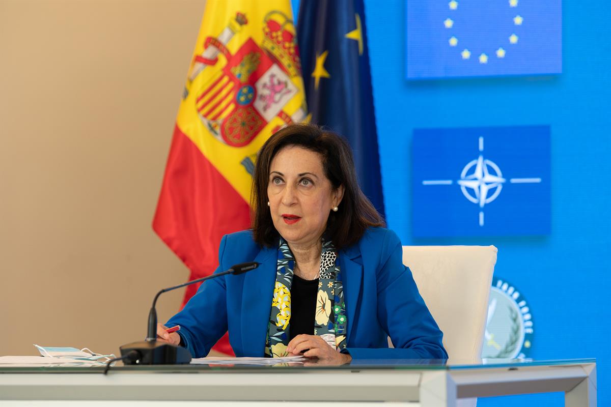 24/12/2020. El presidente del Gobierno saluda a las tropas en el extranjero. La ministra de Defensa, Margarita Robles, durante el saludo del...