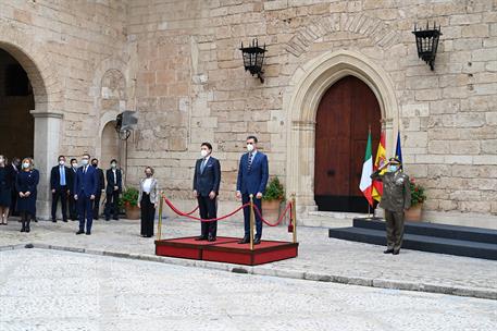 25/11/2020. Celebración de la XIX Cumbre hispano-italiana. El presidente del Gobierno, Pedro Sánchez, y el presidente del Consejo de Ministr...