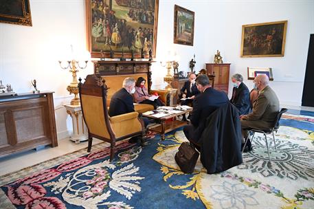 25/11/2020. Celebración de la XIX Cumbre hispano-italiana. La ministra de Defsnsa, Margarita Robles, y su homólogo italiano, durante la reun...
