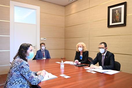 25/11/2020. Celebración de la XIX Cumbre hispano-italiana. La ministra de Industria, Comercio y Turismo, Reyes Maroto, y su homólogo italian...