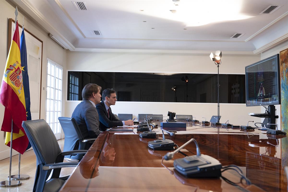 26/03/2020. Pedro Sánchez asiste, por videoconferencia, a la reunión del G-20. El presidente del Gobierno, Pedro Sánchez, durante la reunión...