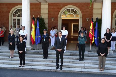 27/05/2020. Minuto de silencio en La Moncloa por las víctimas del COVID-19. El presidente del Gobierno, Pedro Sánchez, miembros del Ejecutiv...