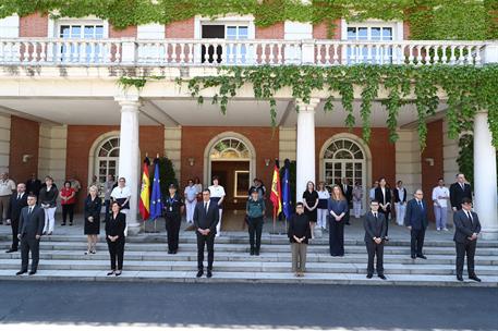27/05/2020. Minuto de silencio en La Moncloa por las víctimas del COVID-19. El presidente del Gobierno, Pedro Sánchez, miembros del Ejecutiv...