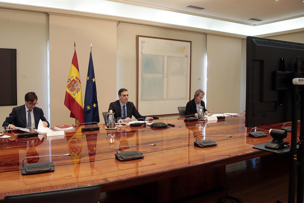 28/03/2020. Reunión del Comité Científico de la COVID-19 mediante vídeoconferencia. El presidente del Gobierno, Pedro Sánchez, preside la re...